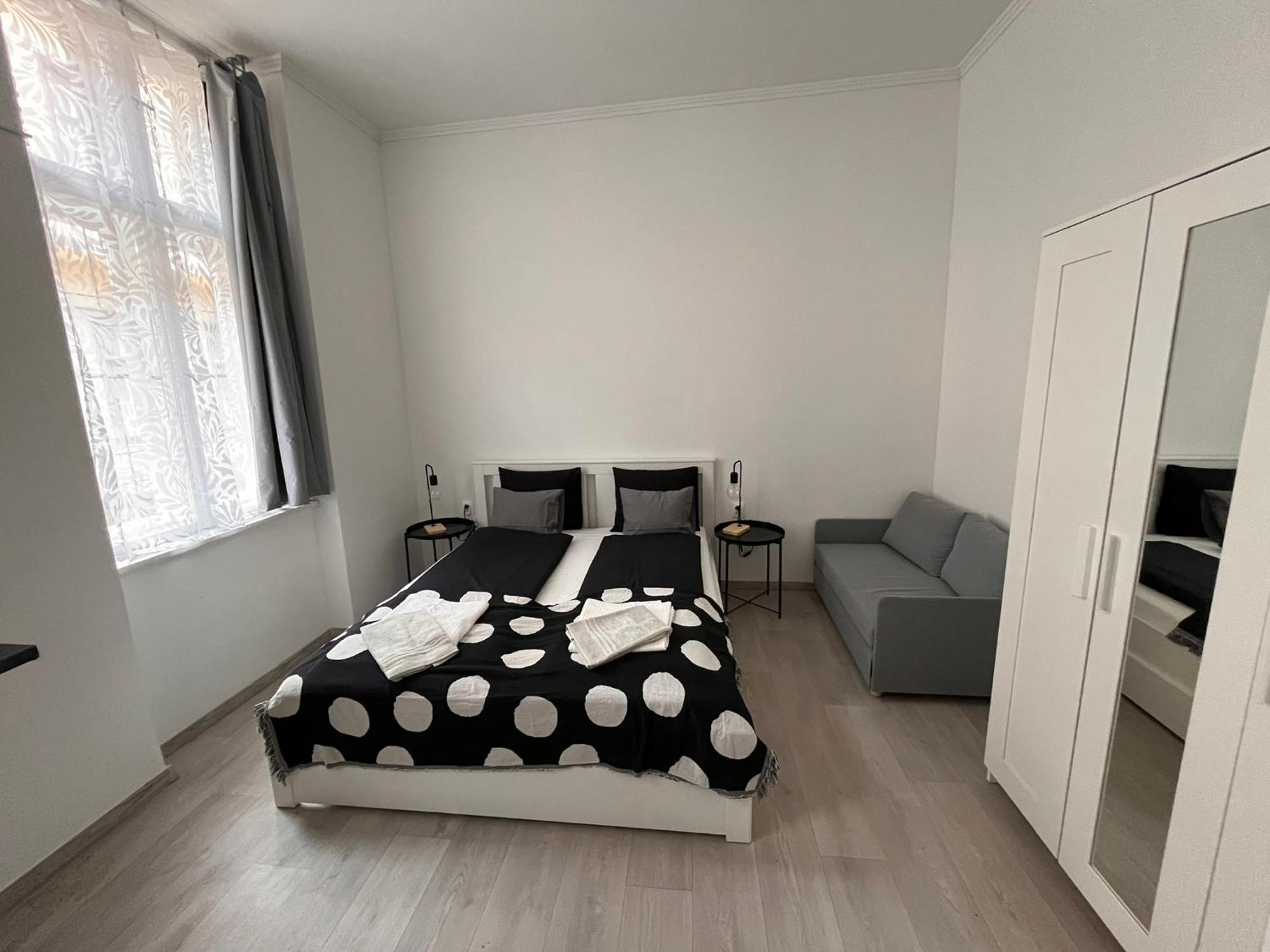 Mano Studios Budapest I, Budapest